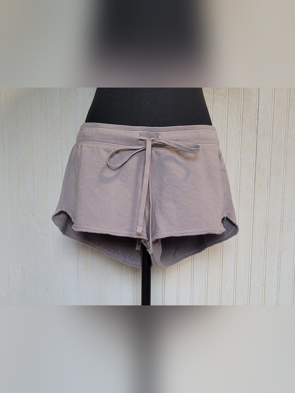 SKIMS French Terry Dolphin Short Oyster NWT Size L